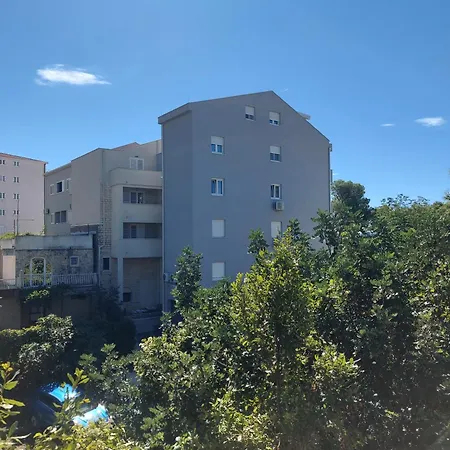 Daire Neva Makarska