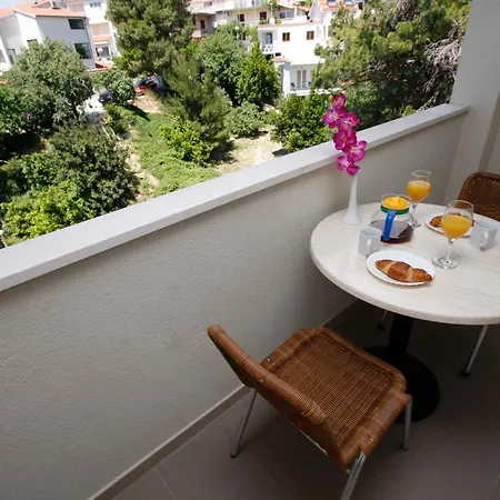 Neva Daire Makarska